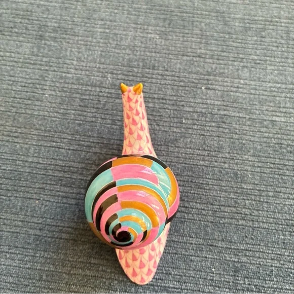 Herend lavender fishnet snail with multicolor shell 15520 - Picture 6 of 7